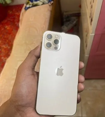 Apple iPhone 12 Pro .