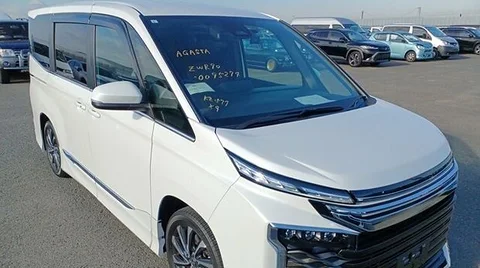 Toyota Voxy S Z