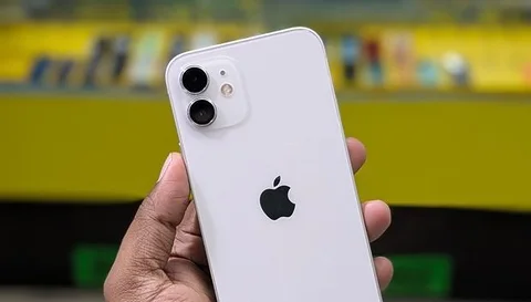 Apple iPhone 12
