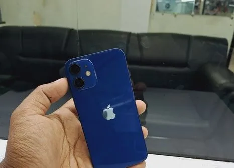 Apple iPhone 12
