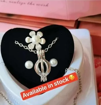 Pearl jewellery set