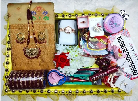 শাড়ির কম্বো প্যাকেজ