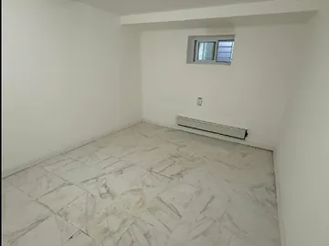 Roommate Needed in Jackson Heights