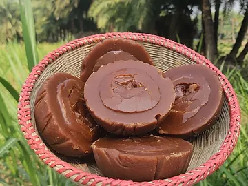 খাঁটি খেজুরের গুড়ের খাঁটি স্বাদ! 🍯